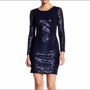 Elastic mesh sequin dress with keyhole back